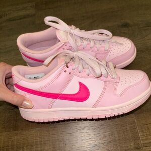 Nike Pink Sneakers 💗
